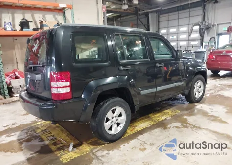 2010 Jeep Liberty Sport z USA, uszkodzony, nr VIN 1J4PN2GKXAW132078